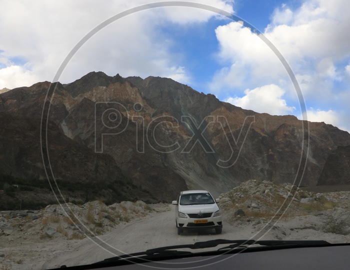 Car moving on the roads of leh