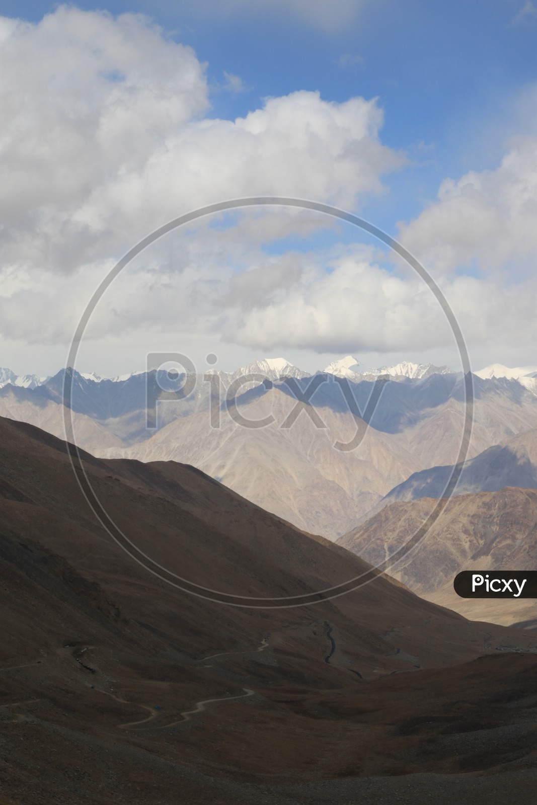 Roadways of leh with beautiful  snow cappedmountains in the background