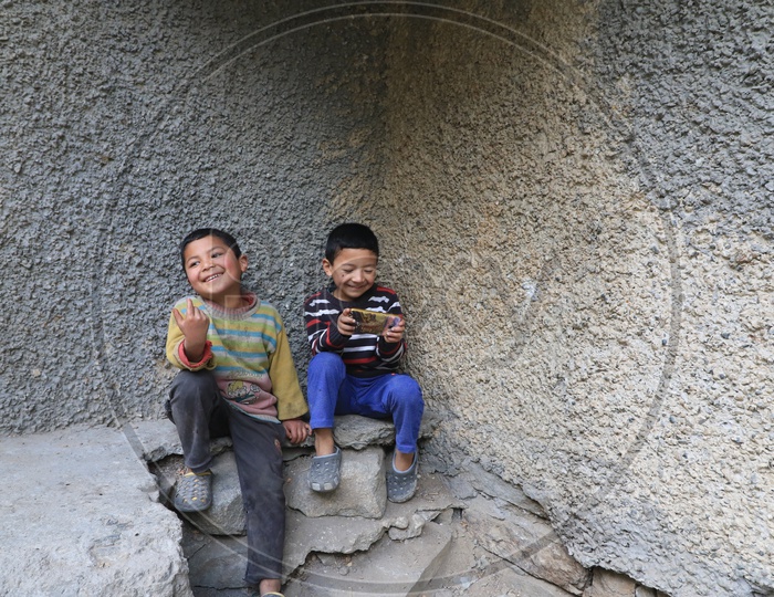 Photograph of kids from leh