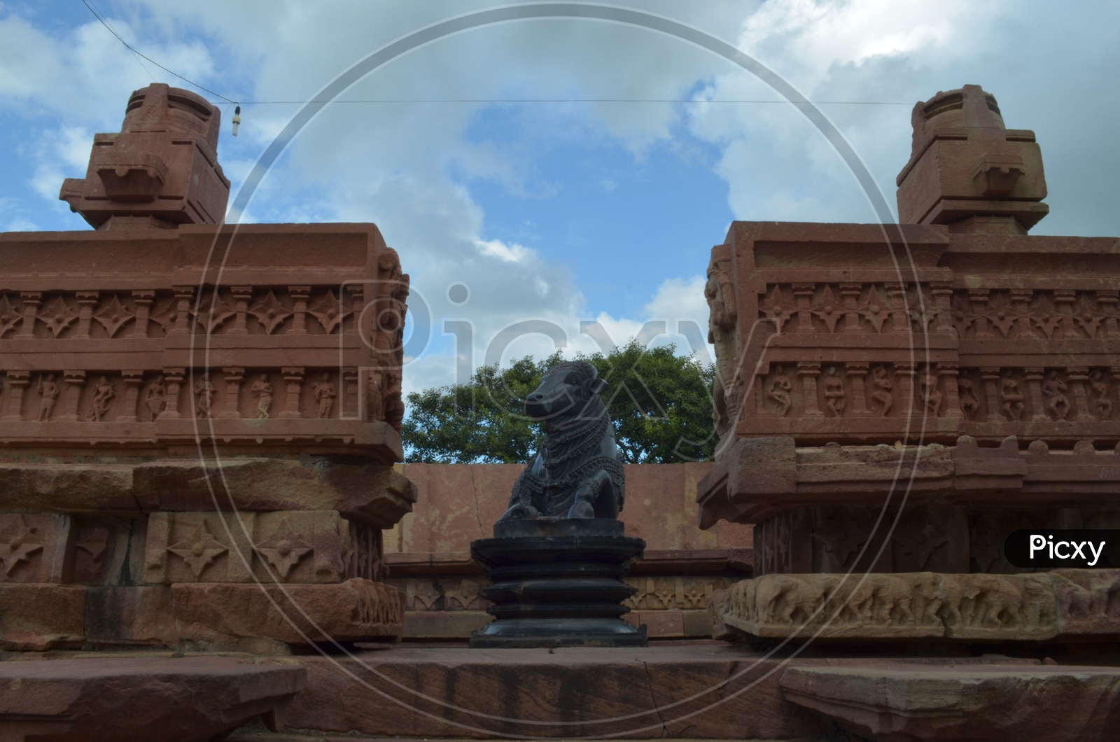 Nandi Statue in Thousand Pillar Temple