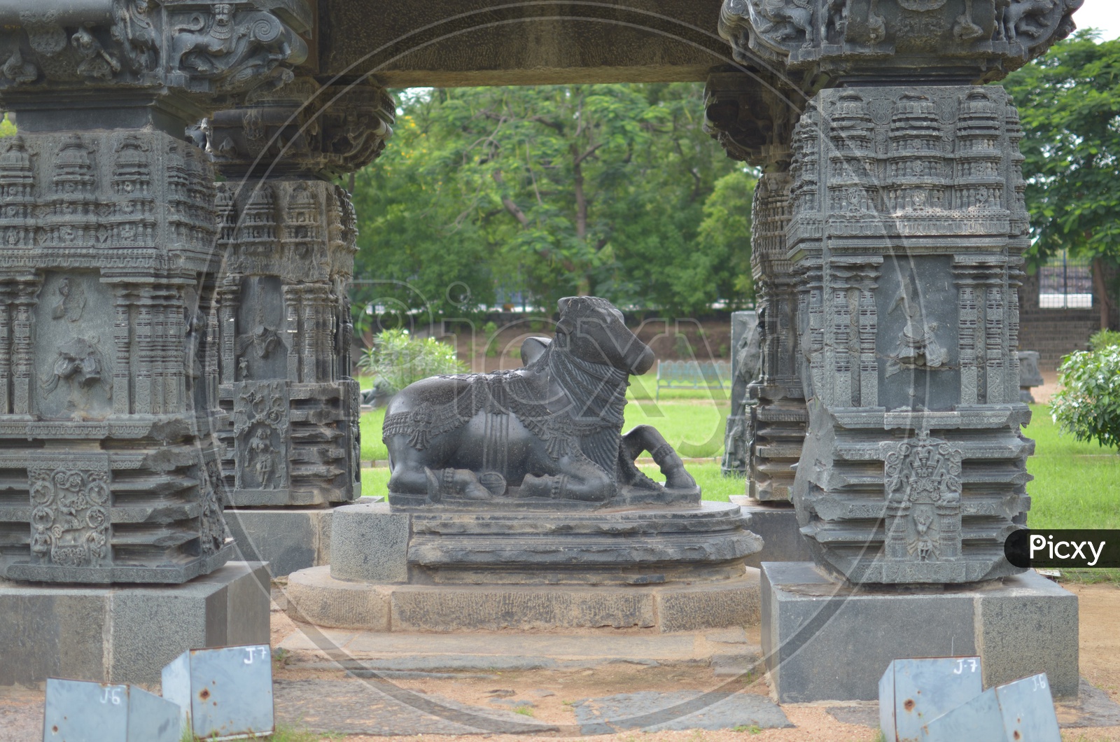 Nandi Statue at Thousand Pillar Temple