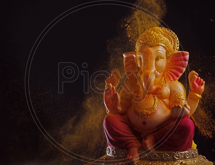Beautiful photograph of Lord Ganesh Idol with Colour Splash