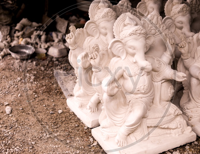 Photograph of Lord Ganesha Idol / Ganesh Idol / Ganesha Clay Idol