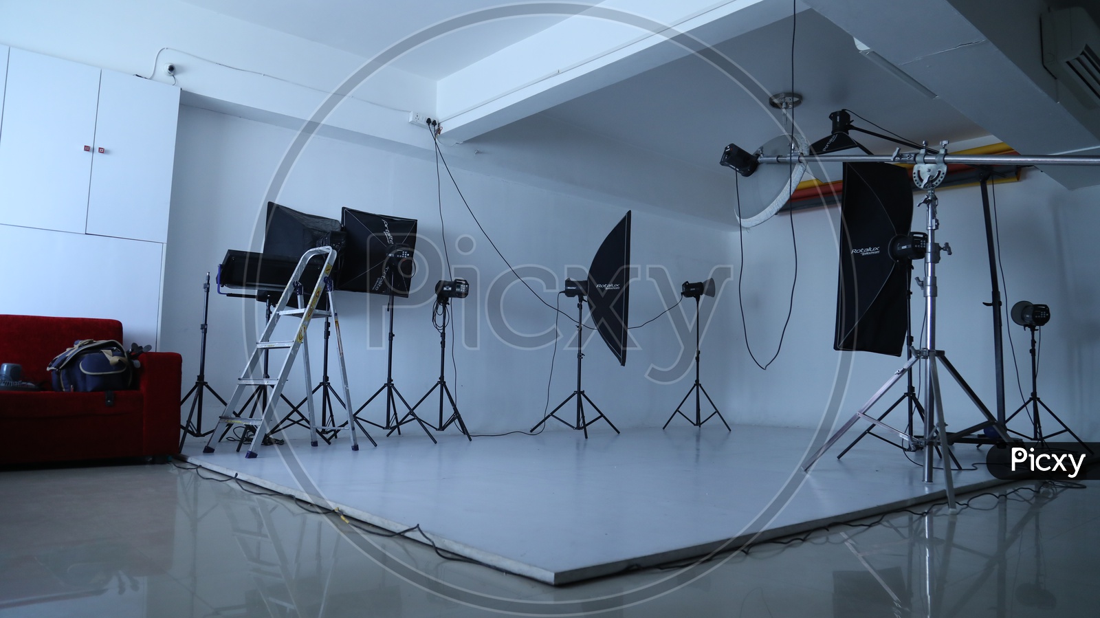 Image of Indoor Studio Setup For Photoshoot-PT645127-Picxy