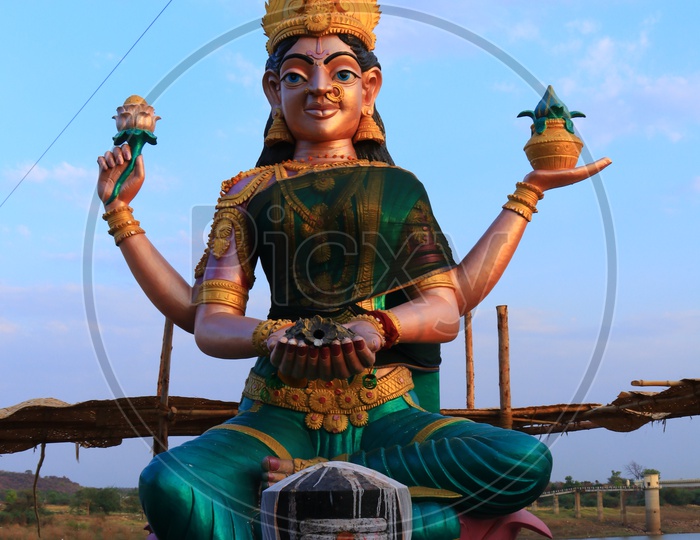 Indian Godess Saraswathi Devi Statue