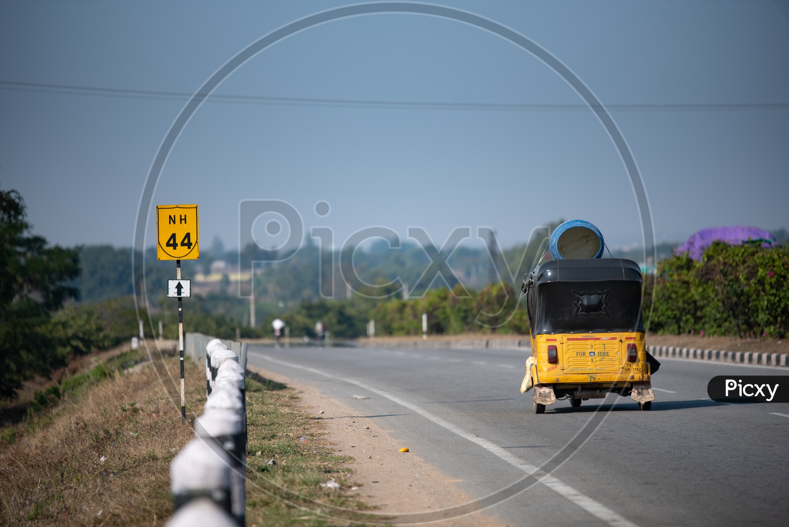 An Auto on The Roads Of NH44