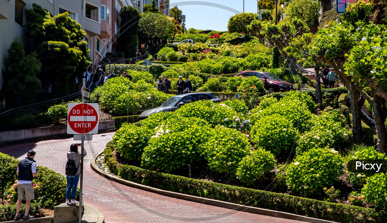 The crooked section of Lombard Street, San Francisco, CA, USA