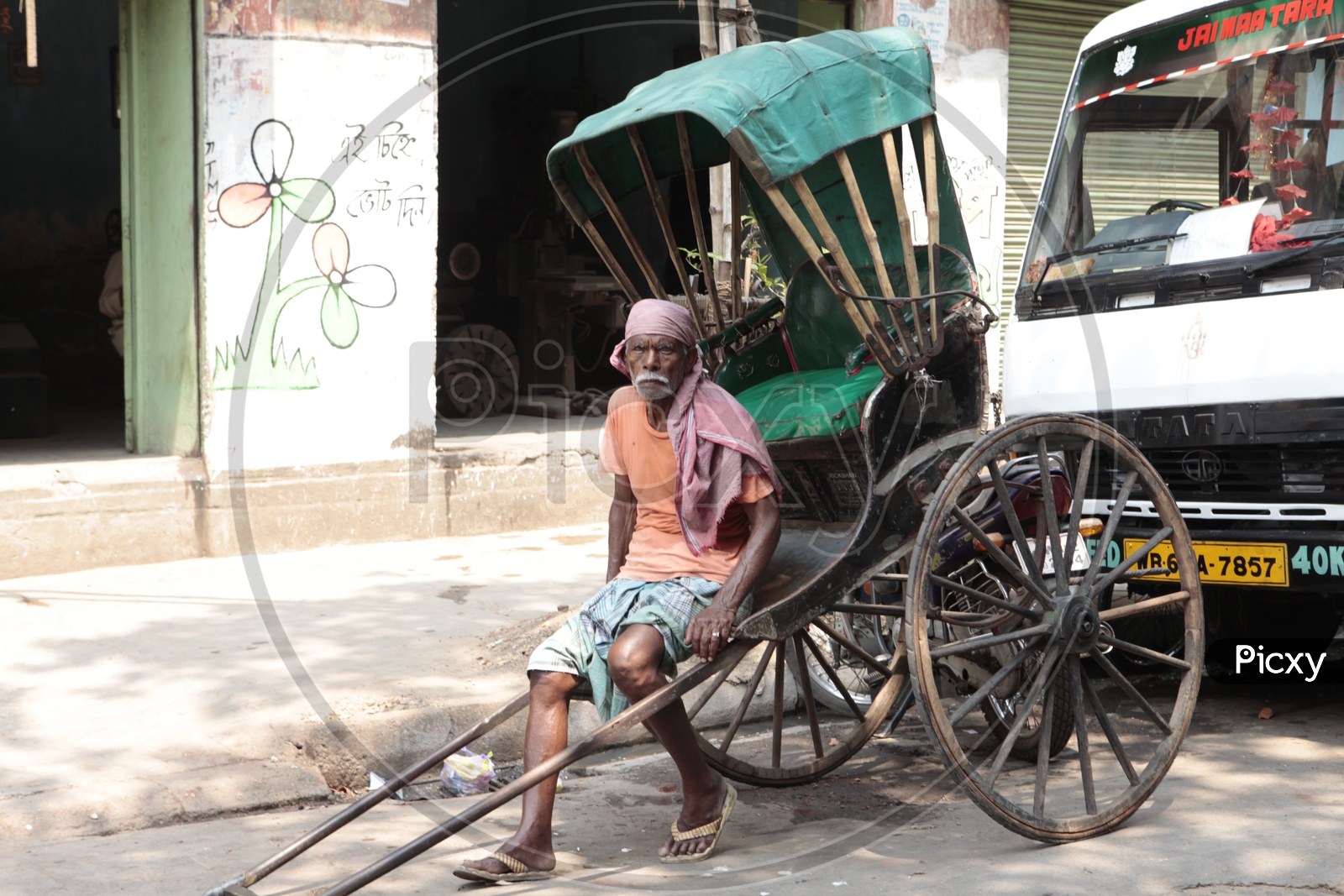 Indian Rickshaw Pullers