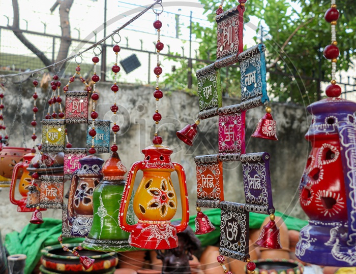 Hand Made Crafts Of Indian Home Decors Being Selling at a Vendor Stall