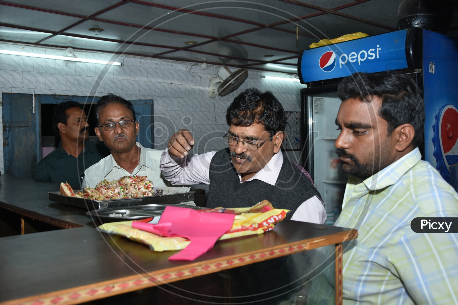 image-of-food-inspection-officers-or-food-safety-officers-inspecting