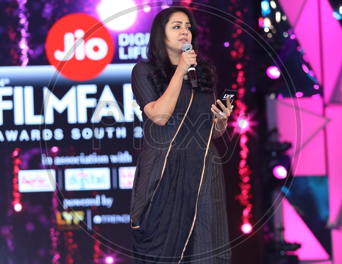 Actress Jyothika announcing the Filmfare Award Winner on Stage
