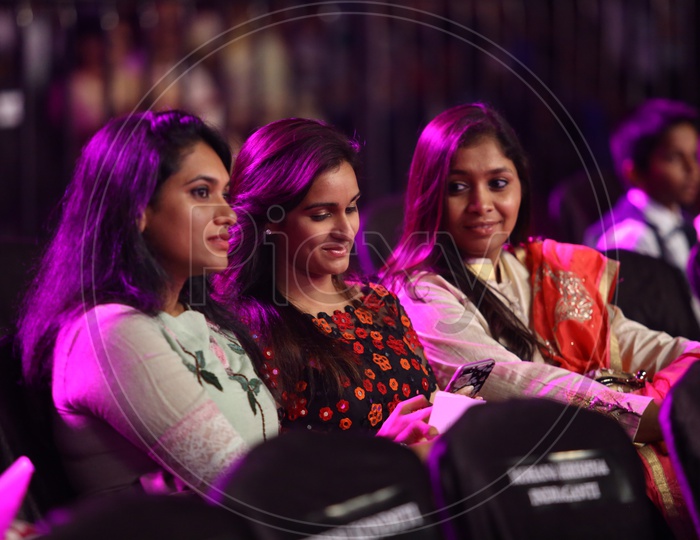 Group of girls during Filmfare Awards South 2017