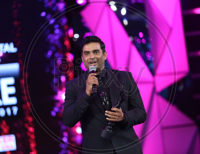 Actor Madhavan speaking on the Filmfare Awards South 2017 stage