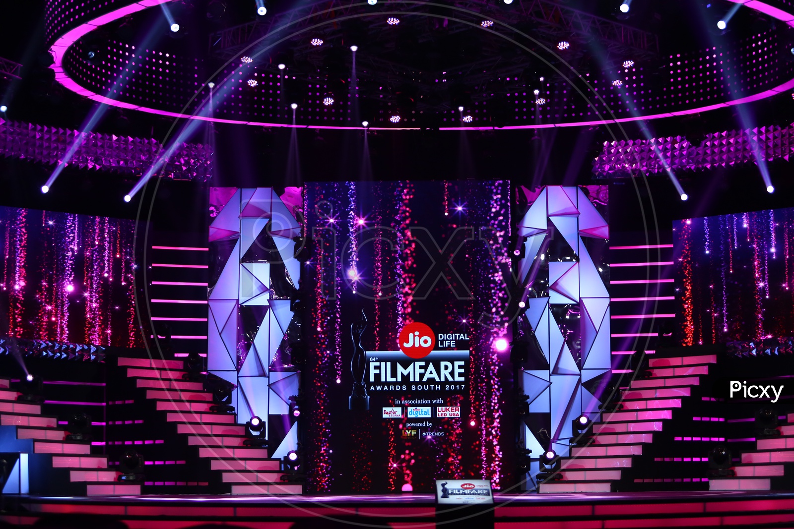 Image of Stage Of Film Fare Awards South 2017-PF138418-Picxy