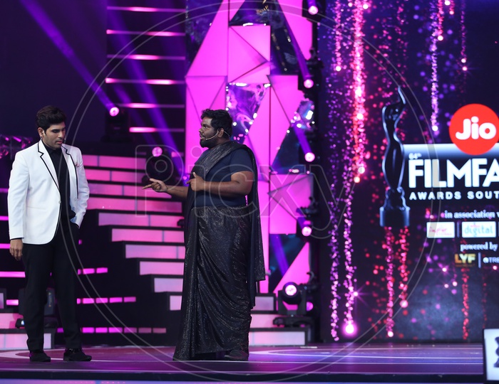 Harsha Chemudu and Allu Sirish during Filmfare Awards South 2017