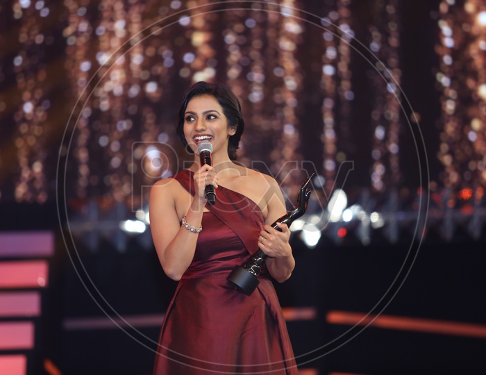 Film Actress Sruthi Hariharan with Film Fare Award, 17th June 2017