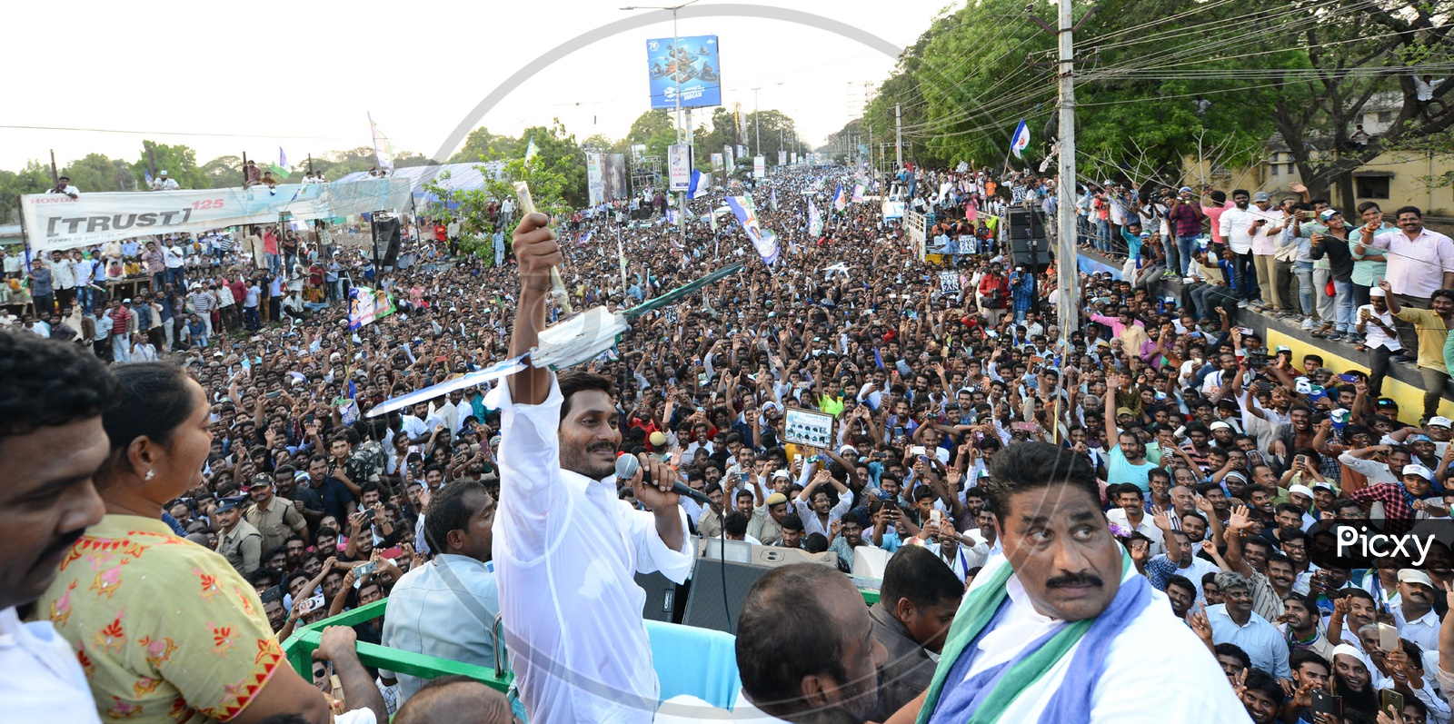 AP Chief Minister Y.S. Jaganmohan Reddy Showing YSRCP Election Symbol in a Rally