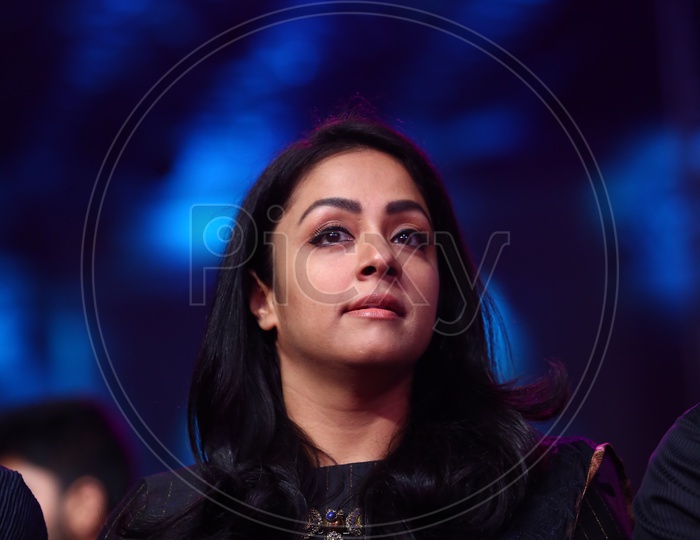 Actress  jyothika During Film Fare Awards