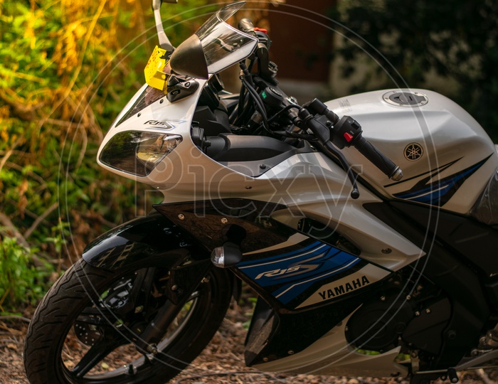 Yamaha R15s Bike