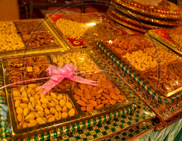 Gift pack of dry fruits