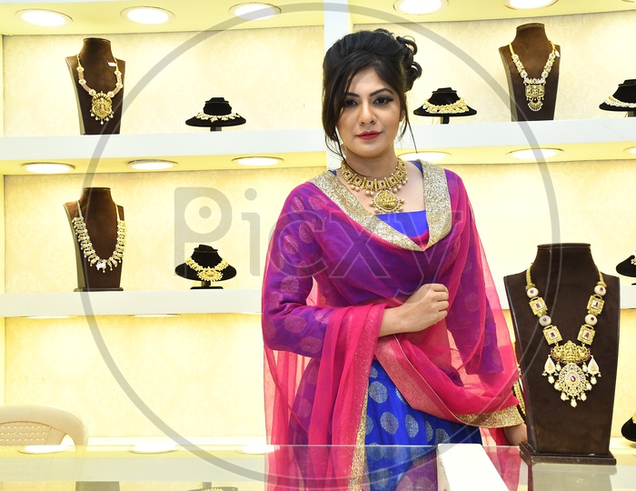 A Female Model with makeup and Necklace Set at Mahendra Jewelry Mart