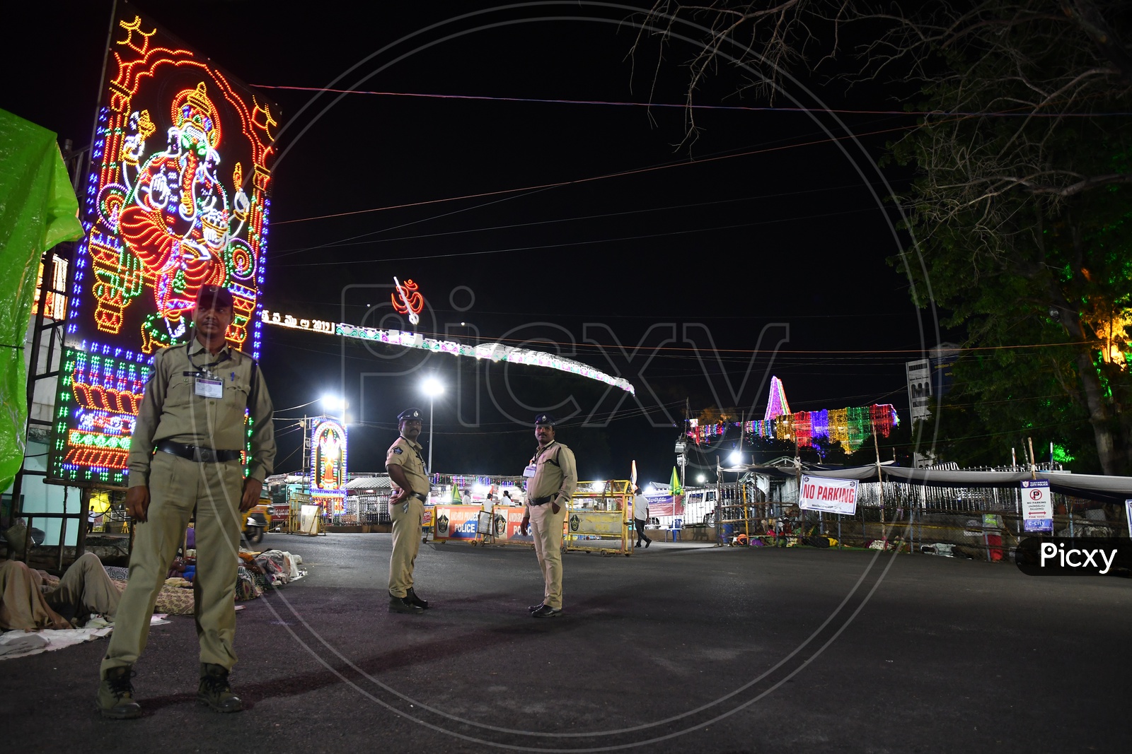 Police Personnel For Vigilance In Vijayawada City  During Navratri Festival