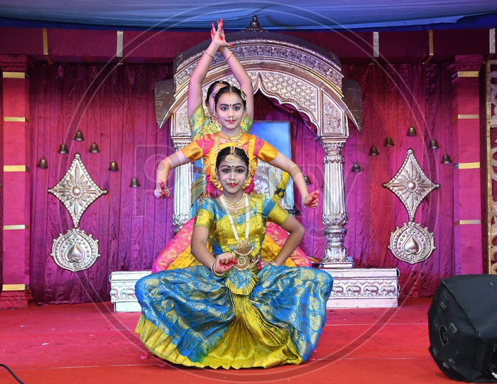 Group of Indian dancer girls performing during Dussehra