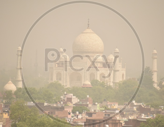 Majestic Taj overlooking the sub urbs