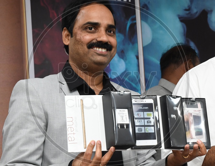 Image of Celkon MD Y.Guru Launching New Mobiles, 21st July 2017MA712780Picxy
