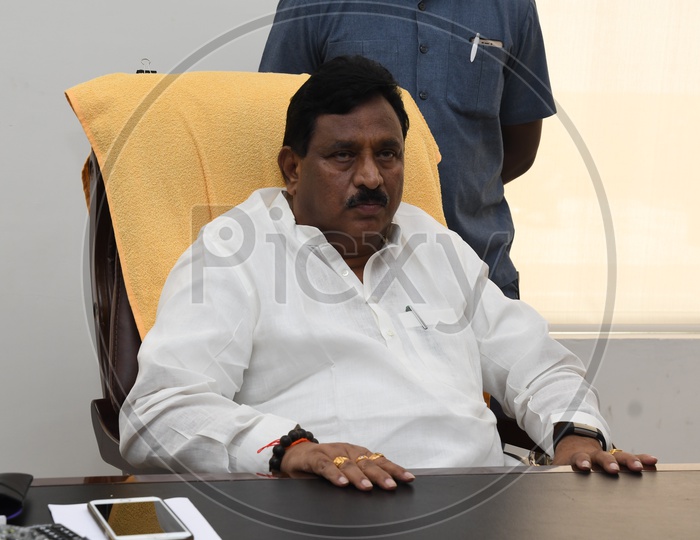 Image of Former AP Home Minister Nimmakayala Chinarajappa-SM303128-Picxy