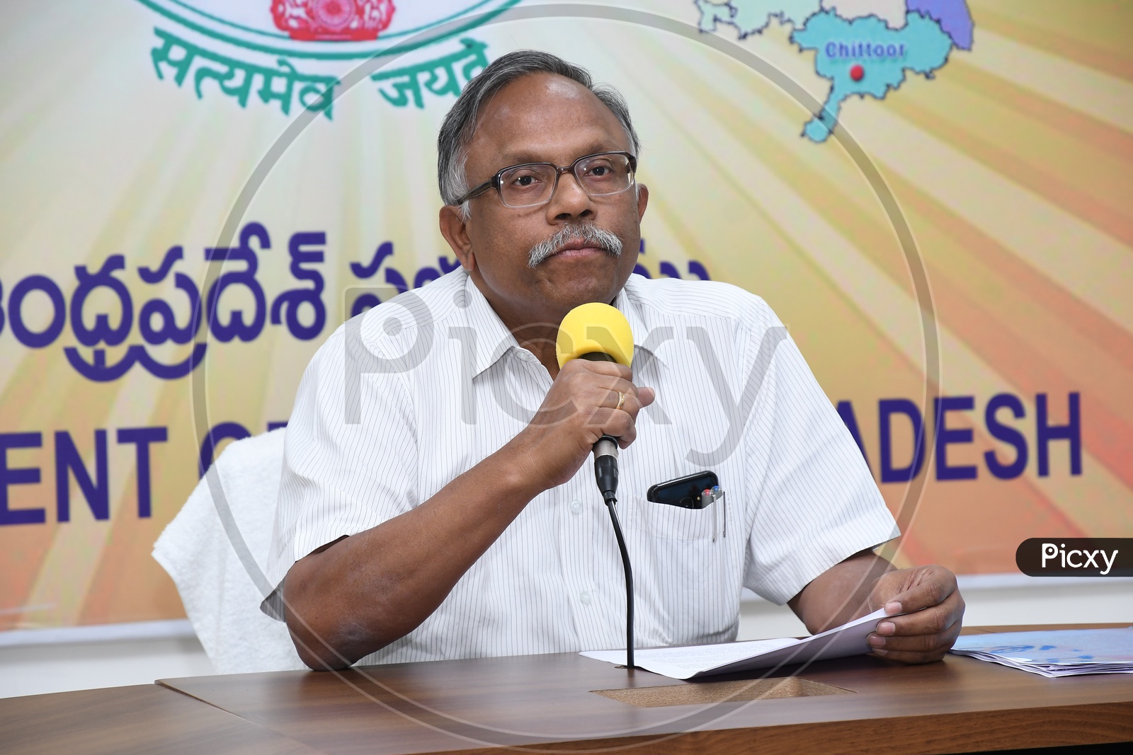 Image Of T.VIJAYA KUMAR(RTD IAS) During Press Meet-WT988305-Picxy