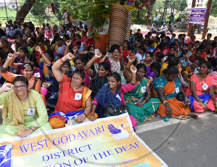Deaf unions in AP Protesting