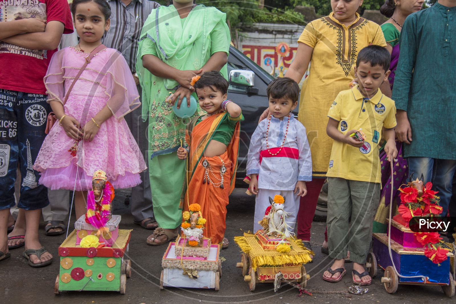 Image of Nagpur People With children's celebrating the Pola