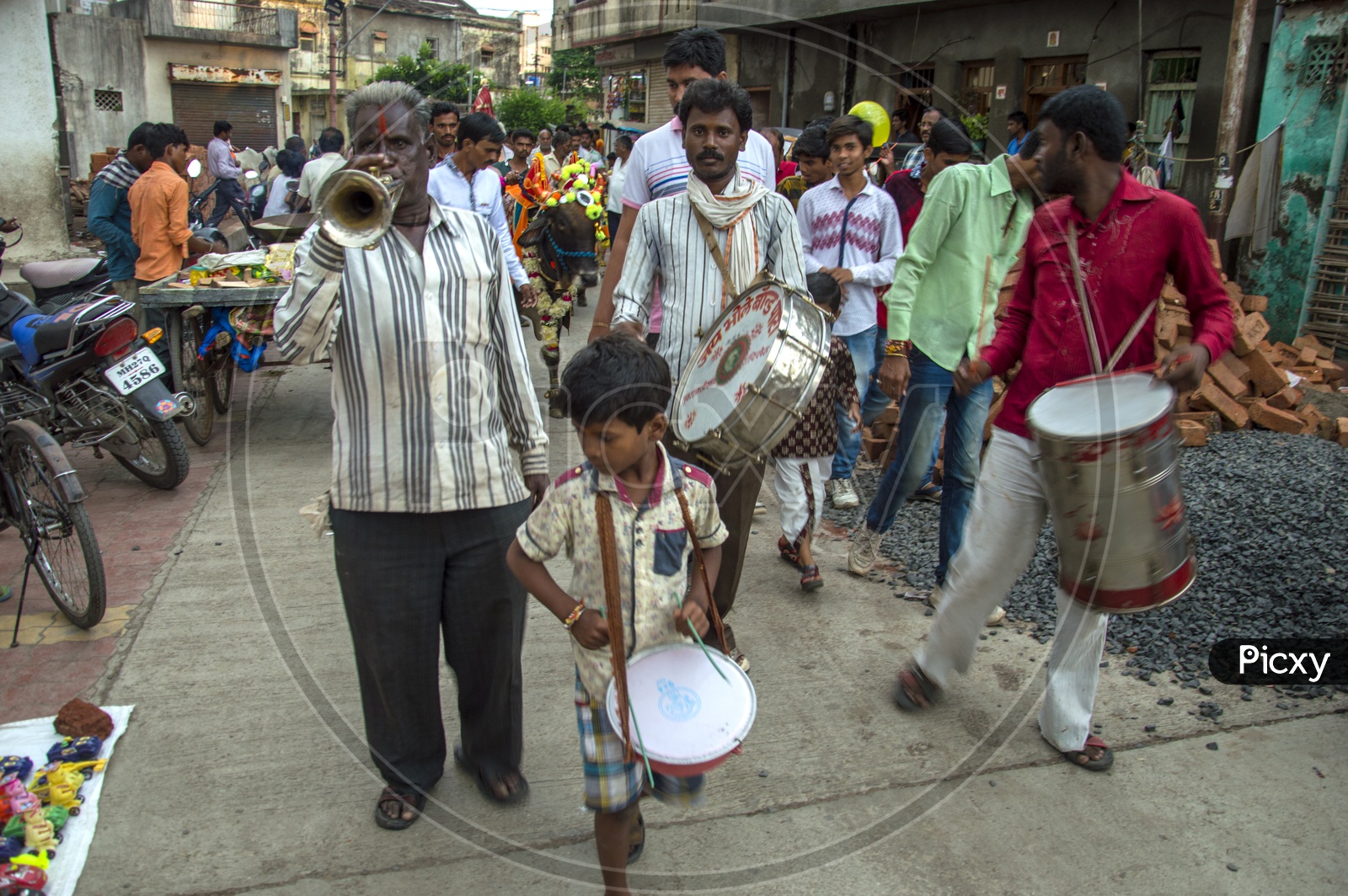 Indian Drum Artists Playing Drums  During Pola Festival In Nagpur Streets