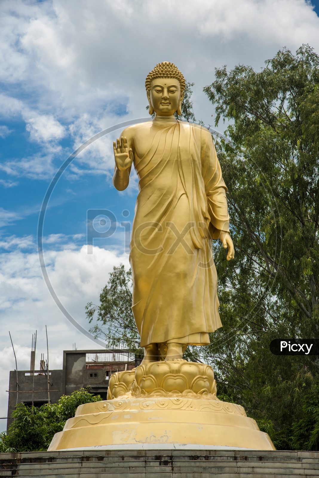 Image of Golden Buddha Statue At Naglok Buddha Vihar In NagpurDE484990