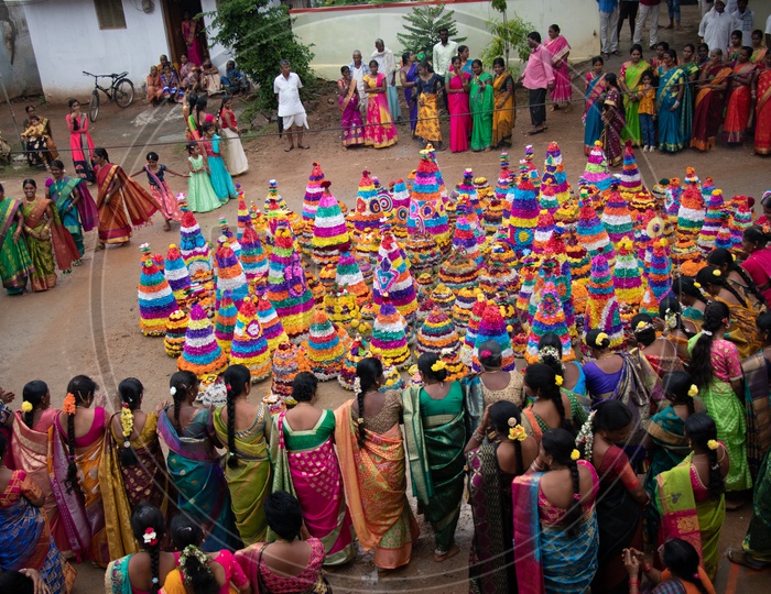 Telangana Woman Celebrating Saddula Bathukamma Festival In Rural telangana Villages