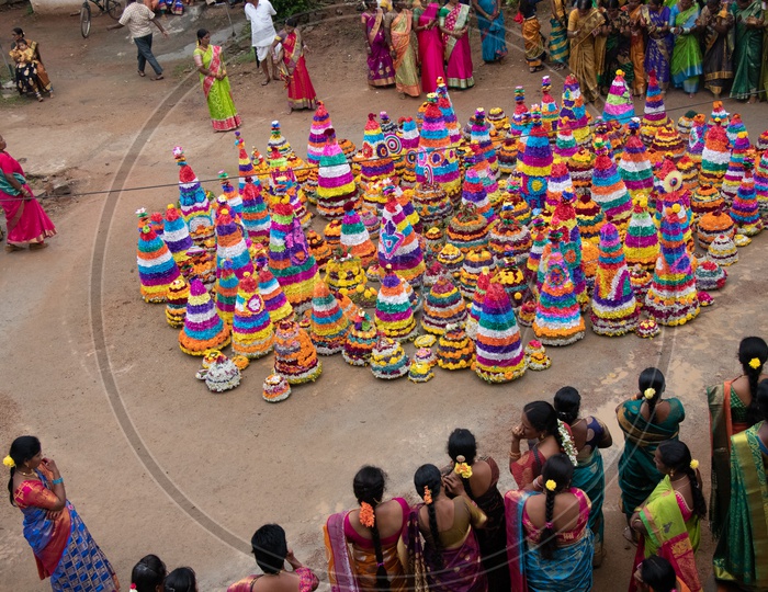 Telangana Woman Celebrating Saddula Bathukamma Festival In Rural telangana Villages