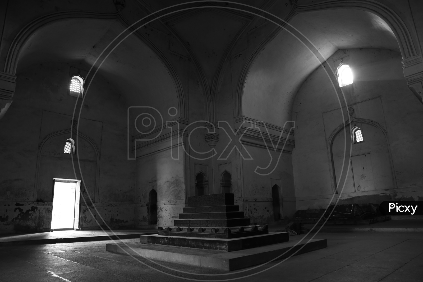 Architecture Of Qutub Shahi Tomb  Interior View