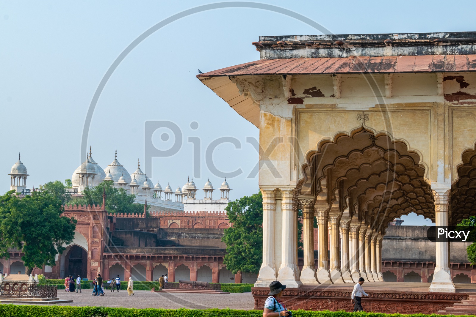 Architecture Of Agra Fort With Interior Walls And pillars