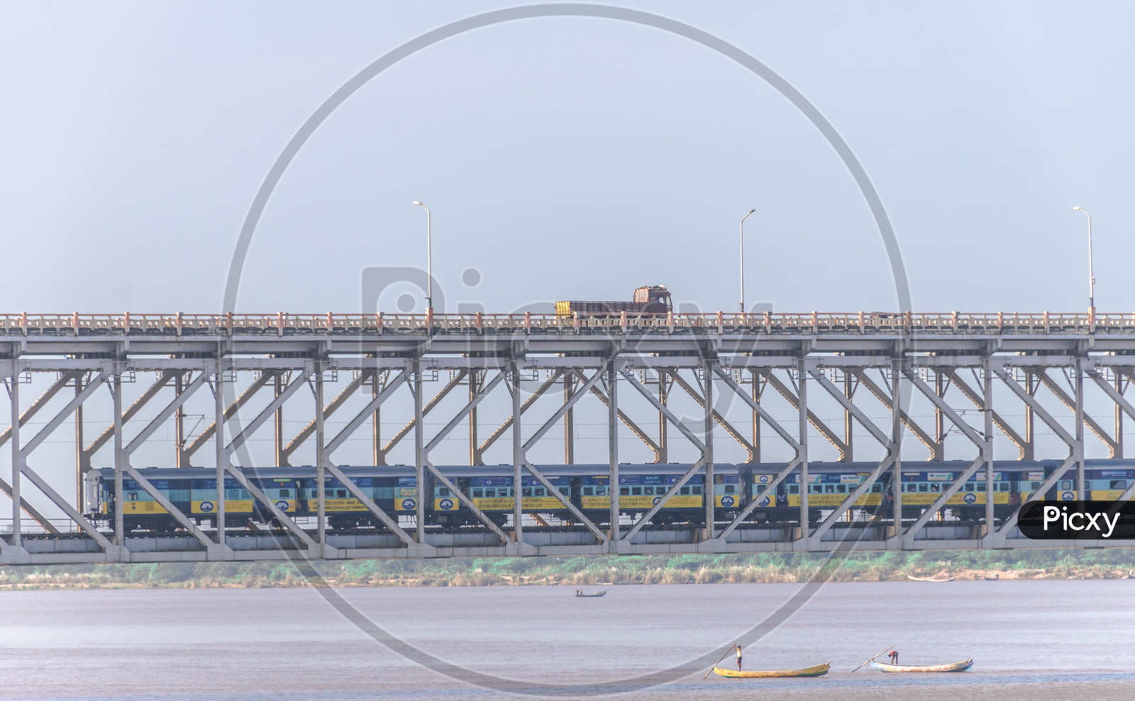 3 modes of transport in single pic (Rajahmundry Bridge)
