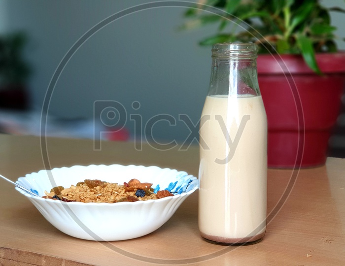 Muesli, cereals, milk, healthy breakfast, diet food