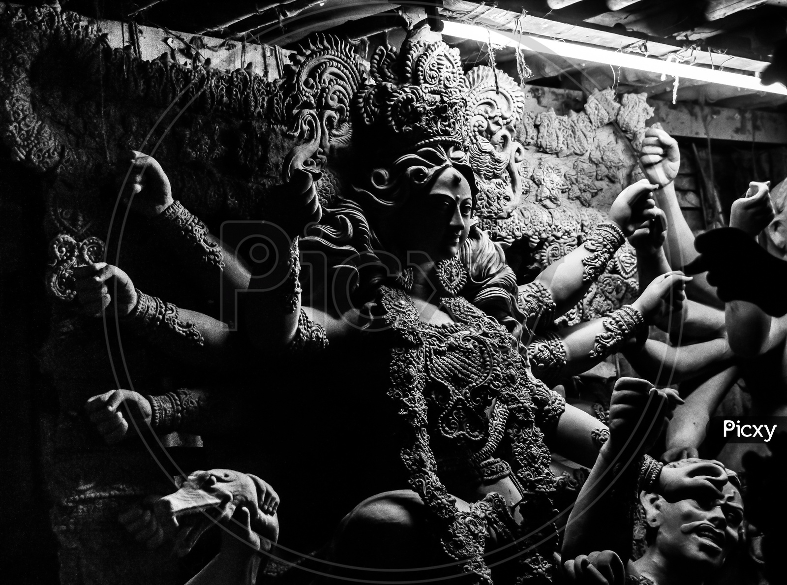 Kumartuli,West Bengal, India, July 2018. A Clay Idol Of Goddess Durga Under Construction At A Shop During Night. Durga Puja Is The Most Awaited Hindu Festival In Eastern India And Worldwide.