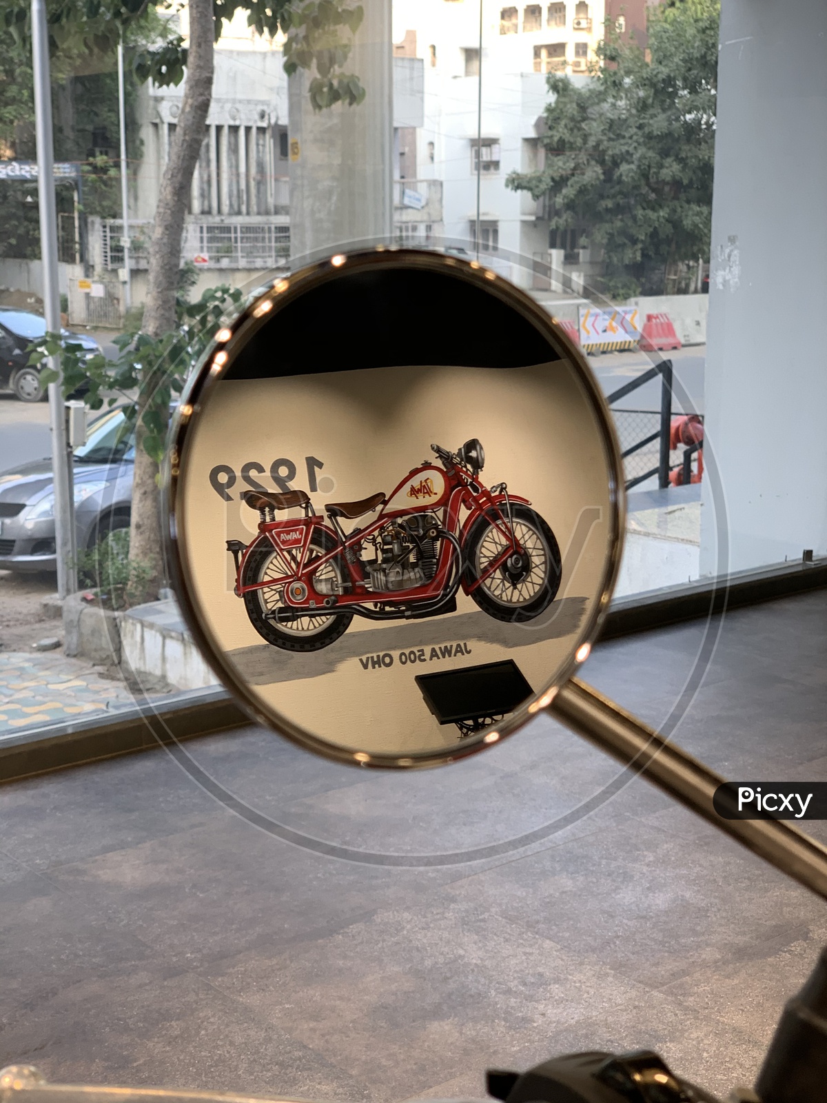 Jawa Bike In A Showroom Gn453146 Picxy