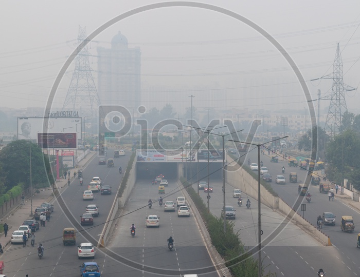 Pollution at Severe Level In Delhi NCR and Vehicles on road