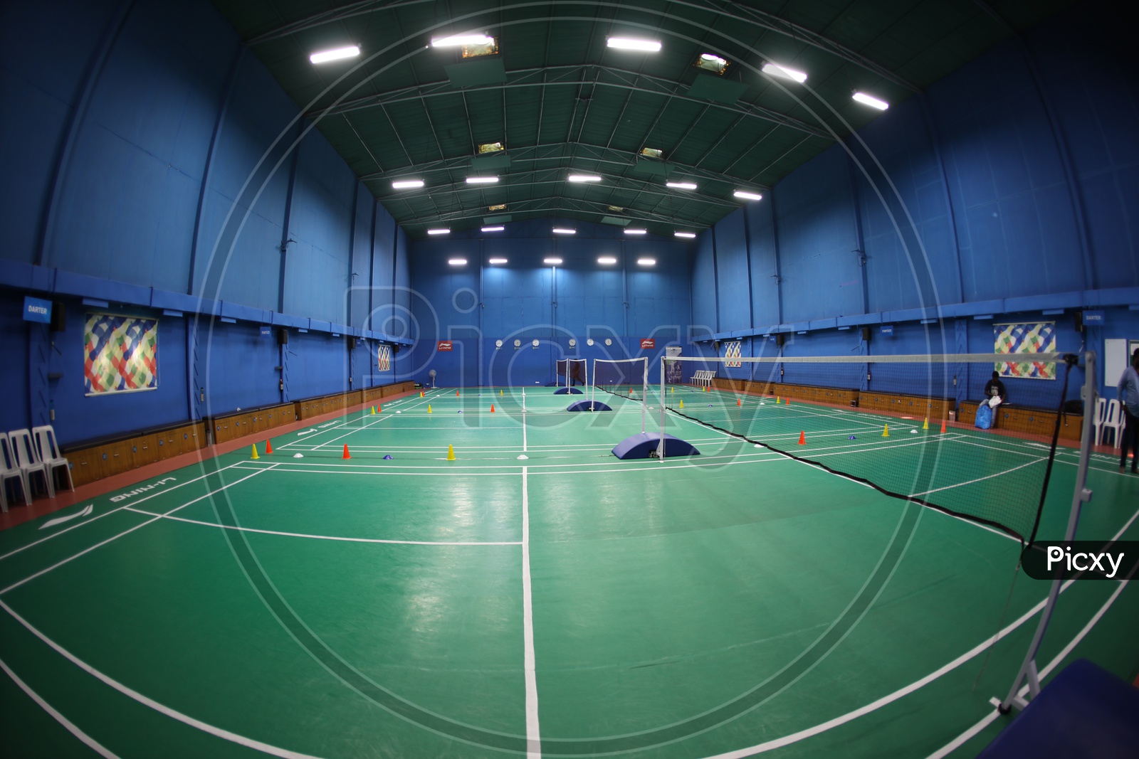 Shuttle Badminton Indoor Synthetic Court