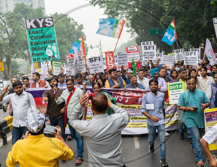 Students and teachers from different universities (DU, JNU, Jamia, Ignou) and different organisations(SFI, aisa, DUTA, KYS, NSUI, AIDSO, JNUTA)  demanding withdrawal of 'National Education Policy 2019' and protesting against other issues related to Education