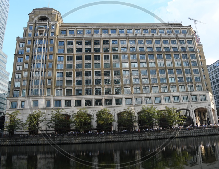 Thomson Reuters Building View From  London Pool River Bank