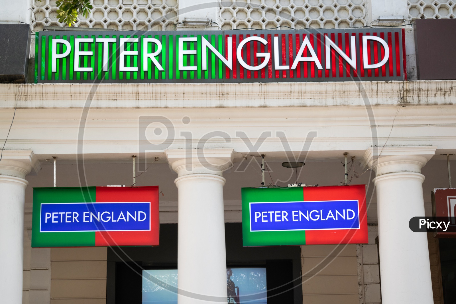 PETER ENGLAND Showroom at connaught Place, Rajiv Chowk