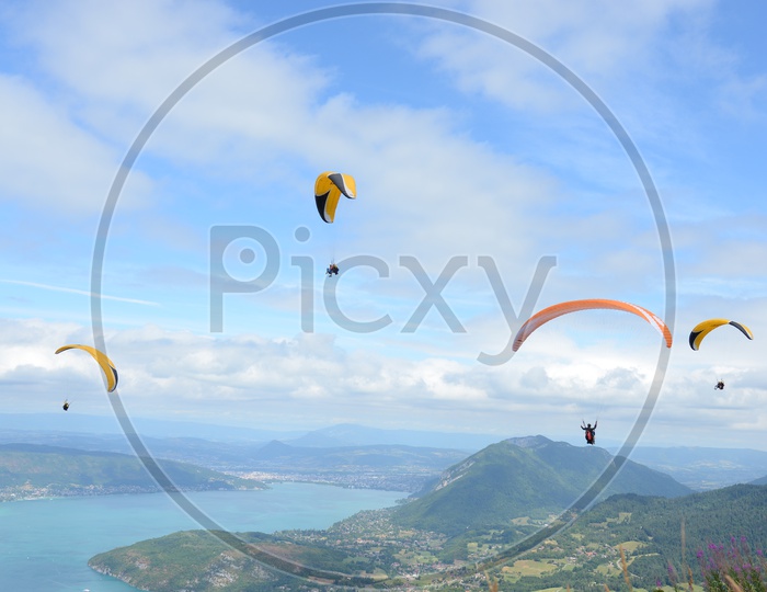 Tandem Paragliding Over Famous Swiss Alps Eiger and Junfrau With a View Of Thun And Brienz Lakes