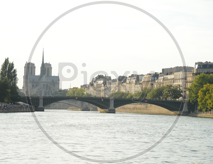 Pont De La Concorde Bridge ,  A Stone Arch Bridge Over Seine River In Paris